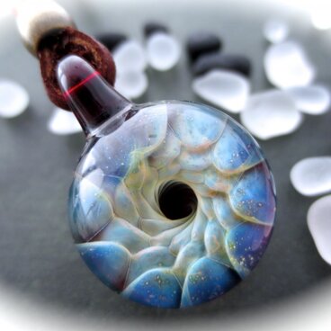 レッドスパイラル　マーブルガラスペンダントトップ