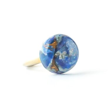 瑠璃色のイヤーカフ D ラピスラズリ 一点物 重ね付け 青 天然石 12月誕生石 ギフト カラーストーン