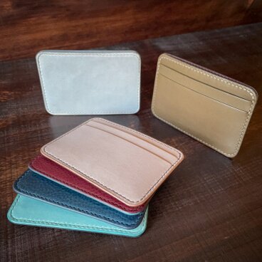 《３ポケット／マルチカラー》レザーカードホルダー