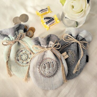 手刺繍のきんちゃく袋