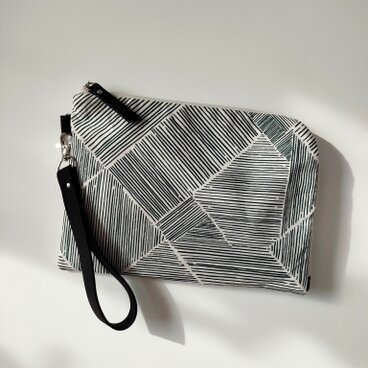 【クラッチポーチ（M）（L）005 】母子手帳や通帳・お薬手帳・パスポート・通院用にも