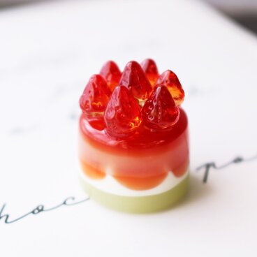 ガラスのミニチュア苺ケーキ★ガラスのミニチュア洋菓子店★