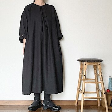 blackリネンウール**小さいリボン** ギャザーとタックの:ワンピース　++フォーマルにも++