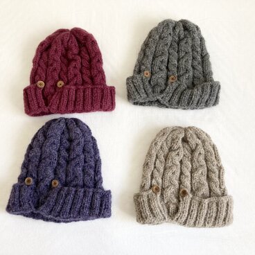 木ボタンのニット帽