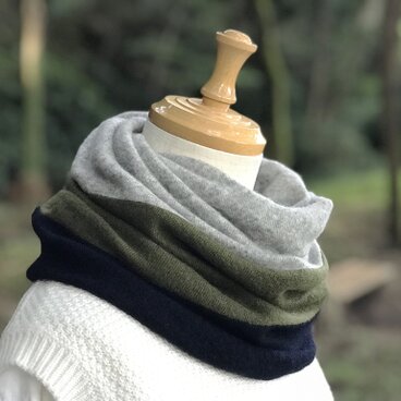 純カシミヤねじりリバーシブルスヌード ［ KUMI-IRO ］ Lグレー/オリーブ/ネイビー