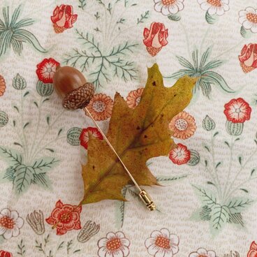 レッドオークのピンブローチorハットピン　S ゴールド