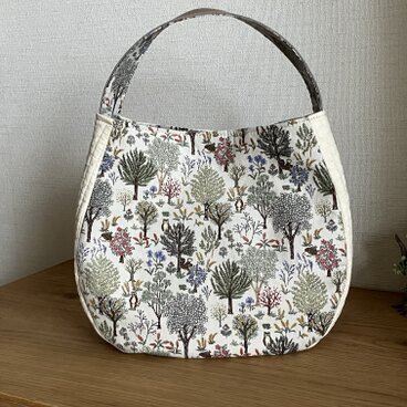 ワンハンドルのカジュアルバック（ベージュ）