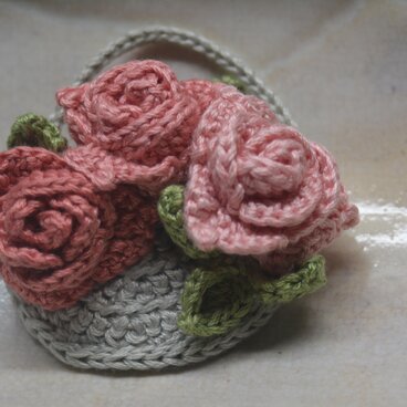 バラの花籠・濃ピンク