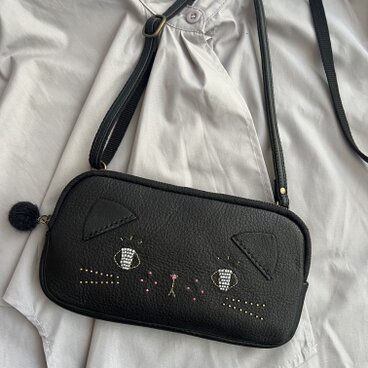 ねこのお顔　ビーズのお目目ver.　マルチスマホショルダー　黒猫　本革　お財布としても◎