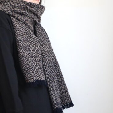カシミヤ＜ 濃藍色と 亜麻色＞ストール