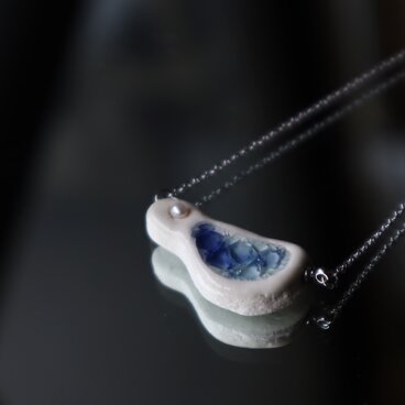 雑誌掲載【アロマが香る信楽焼】　癒し　-湖面-　 陶器　伝統工芸　ネックレス　アクセサリー　信楽焼AROMA