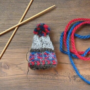 ネリコ様ご注文分【ミニニットブローチ】帽子型　item46