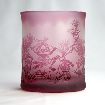 河鍋暁斎シリーズ　骸骨の宴会　ピンク色（ロックグラス） 蕨硝子 蕨ブランド認定商品　送料無料