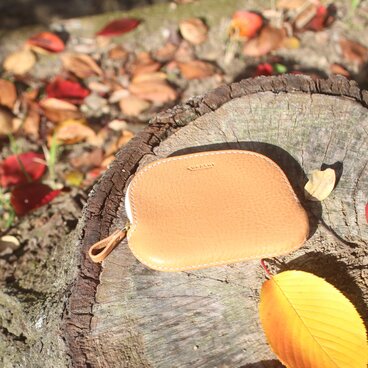 イタリアンレザー　大きく開いて使いやすいファスナー財布　ベージュ