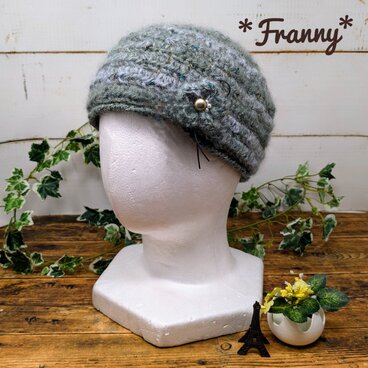 モヘアとファンシーヤーンのふんわり帽子（スモーキーグリーン）