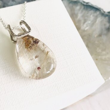 ゴールドルチル入り・ガーデンクォーツペンダント（silver950製）