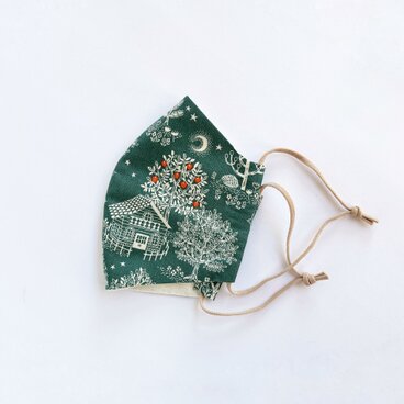 絵本の世界とお出かけできる手縫いマスク