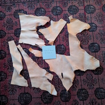 010 北海道産 カーフ ワックス加工 ハギレ