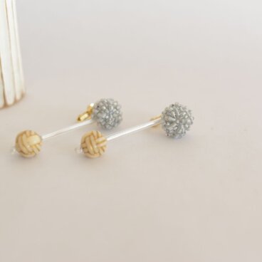 つぶつぶシラタマノキのイヤリング