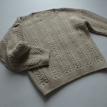 ベージュ　手編みガンジーセーター