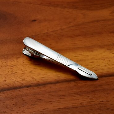 メス 医療器具 シルバーネクタイピン B  リニューアル