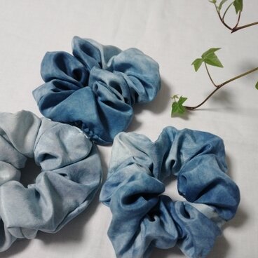 シルク藍染シュシュ