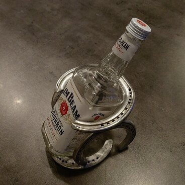 アルミ製　おしゃれな馬の蹄鉄(ホースシュー)　ボトルスタンド