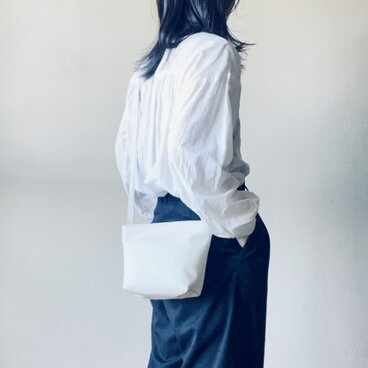 ファスナー付ポシェット