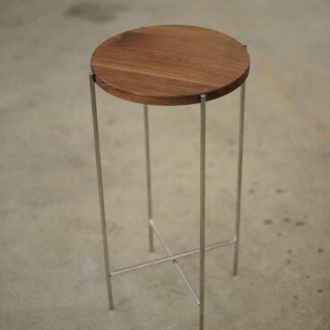 ウォールナット　サイドテーブル