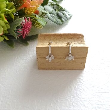 ころころホワイトピアス 2