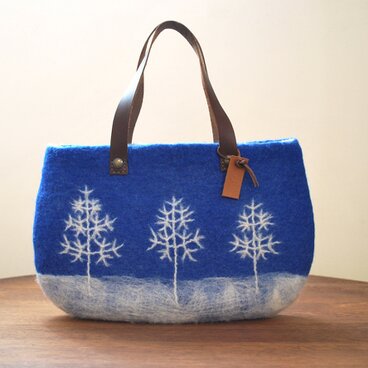 羊毛フェルトバッグ/冬の木