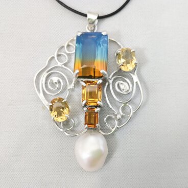 バイカラークオーツ＆シトリンペンダント