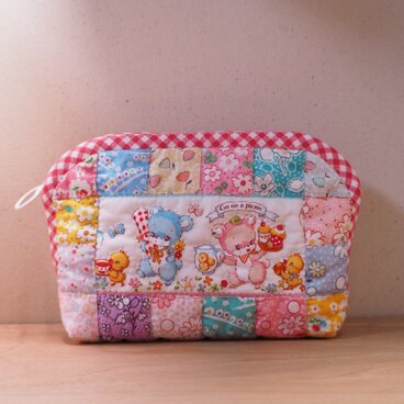 パッチワークキルト　うさぎ　ポーチ