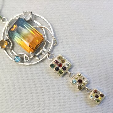 バイカラークオーツペンダント