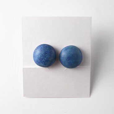 陶器のイヤリング＜ラウンドブルー＞