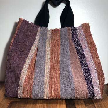 裂き織りバッグ　手織り　タックあり