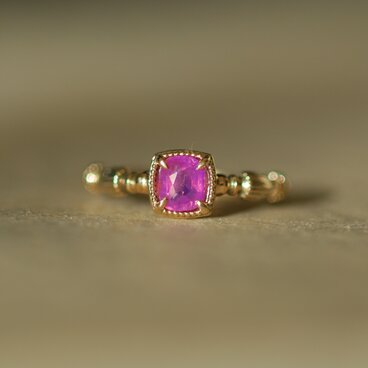 シルキーなピンクサファイア リング / K10YG【1点限り】