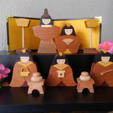 寄せ木の雛人形　二段飾りセット