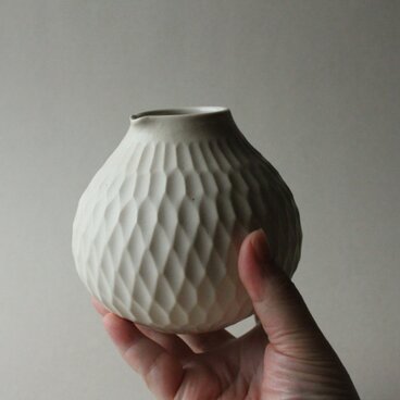 花器　ウロコしのぎ M