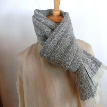 地模様の手織りマフラー　ロング