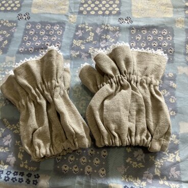 リネンのミニアームカバー　レース付き