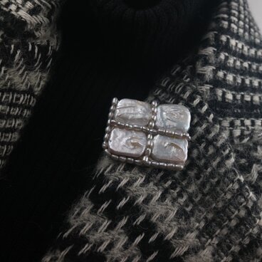 個性派アンティーク調スクエア真珠