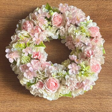 ふんわり優しい桜とバラのリース