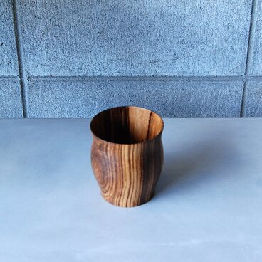 ゼブラウッドのカップ