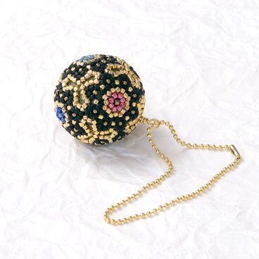 冬の花てまりのバッグチャーム・ブラック