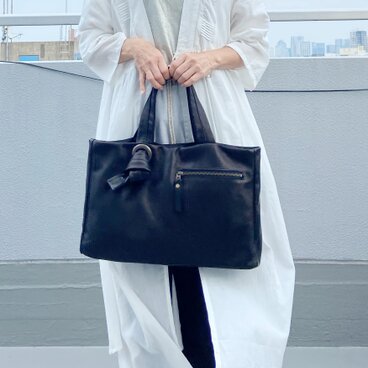 馬革＊マチ付A4トートバッグ　ブラック＊ソフト＊軽量＊A4収納可＊オプションにて名入れ・斜めがけ