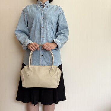 やさしい秋色。本革 ミニパラシュートバッグ／サンド｜フランス軍モチーフ・ころんと可愛いボストン