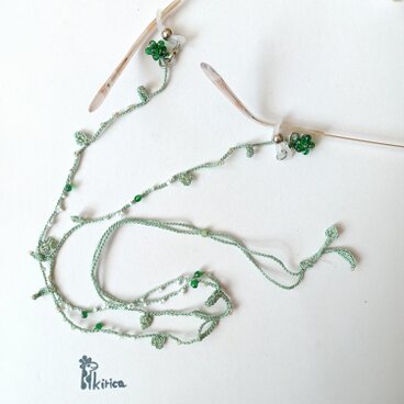 ☆柔らかいツタのロングネックレス、グラスホルダー緑のしずく(#1180)