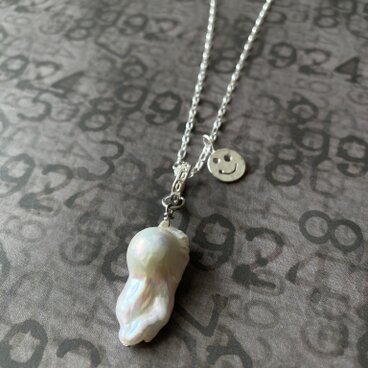 スマイルゴースト　オイスターパールネックレス【少し訳あり10%OFF】