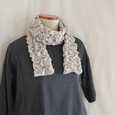 リネン刺繍のロングマフラー・beige